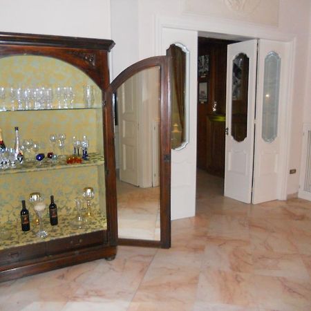 Palazzo Magnocavallo B&B Наполи Екстериор снимка