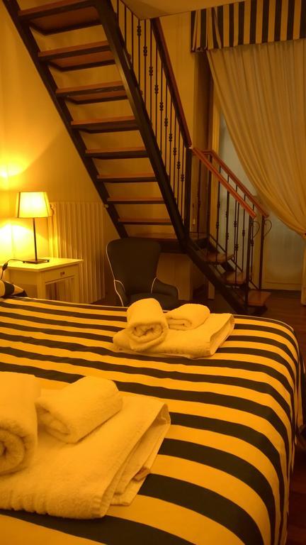 Palazzo Magnocavallo B&B Наполи Стая снимка