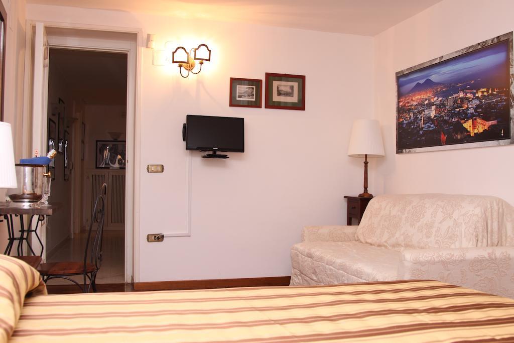 Palazzo Magnocavallo B&B Наполи Екстериор снимка