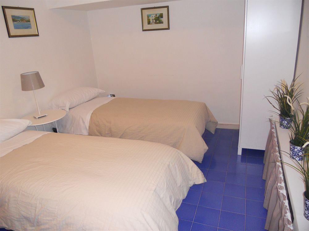 Palazzo Magnocavallo B&B Наполи Екстериор снимка