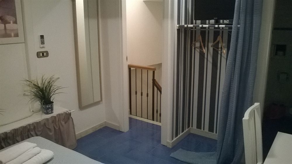 Palazzo Magnocavallo B&B Наполи Екстериор снимка