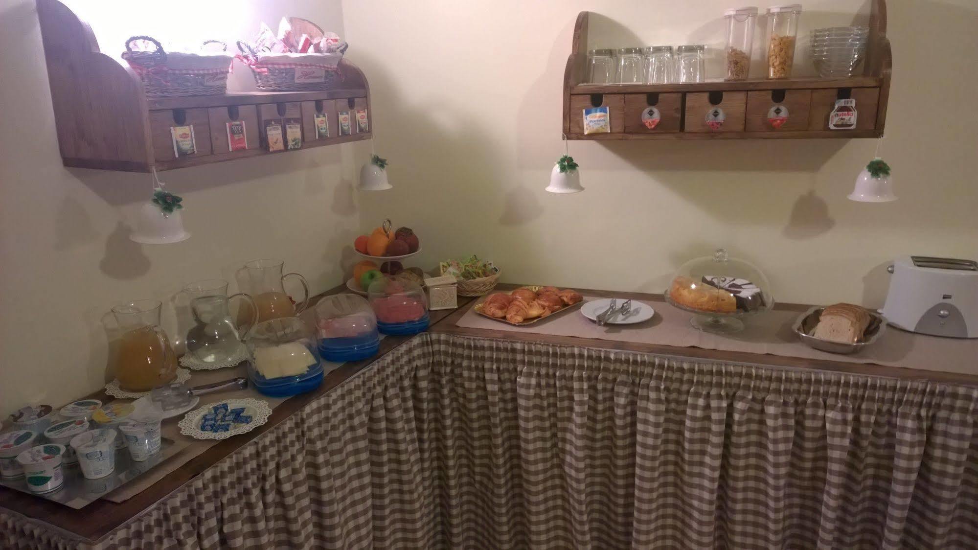 Palazzo Magnocavallo B&B Наполи Екстериор снимка