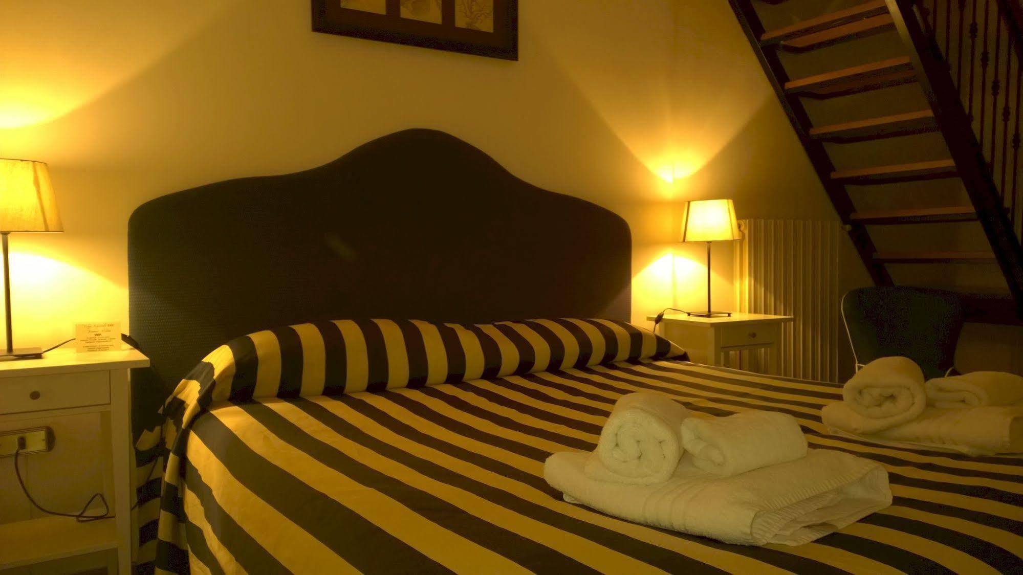 Palazzo Magnocavallo B&B Наполи Екстериор снимка