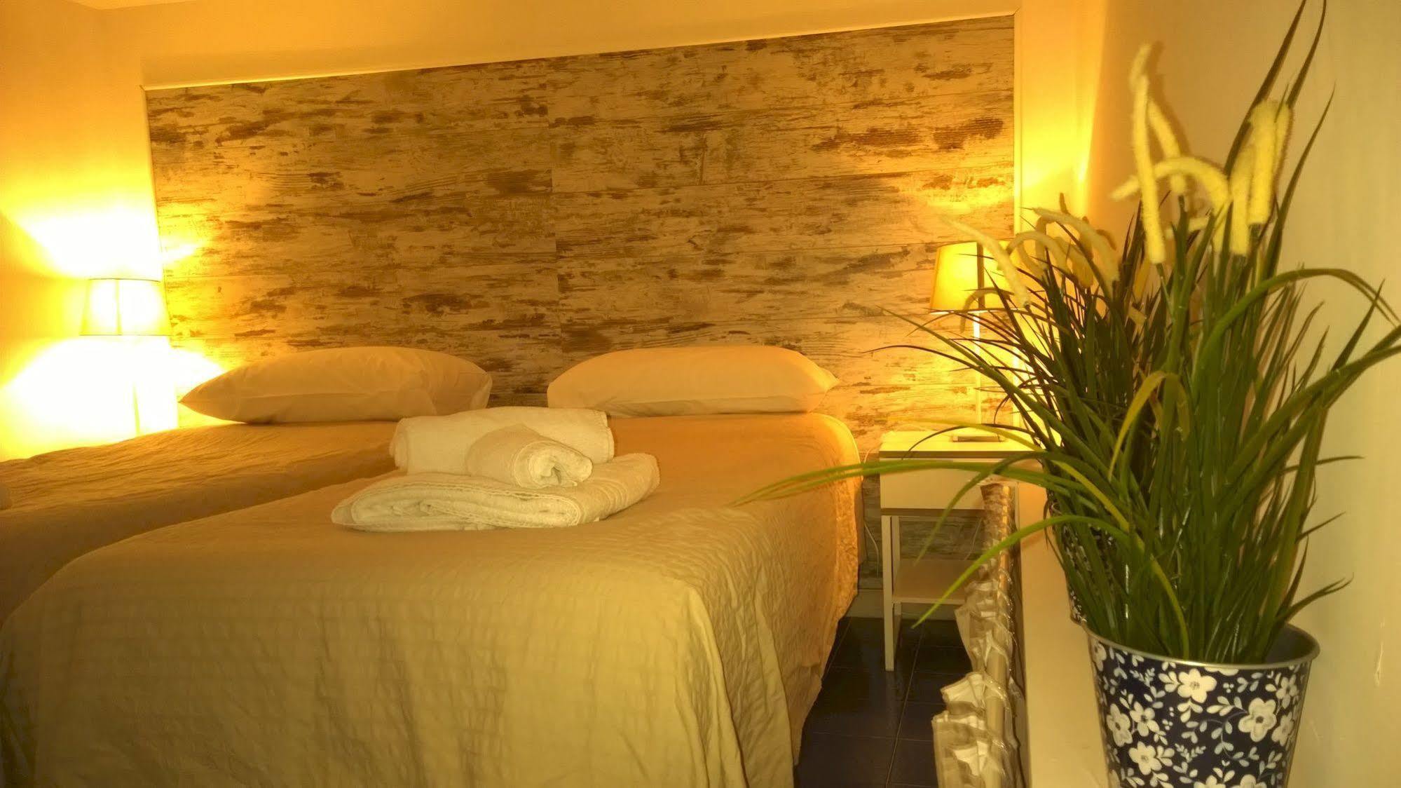 Palazzo Magnocavallo B&B Наполи Екстериор снимка