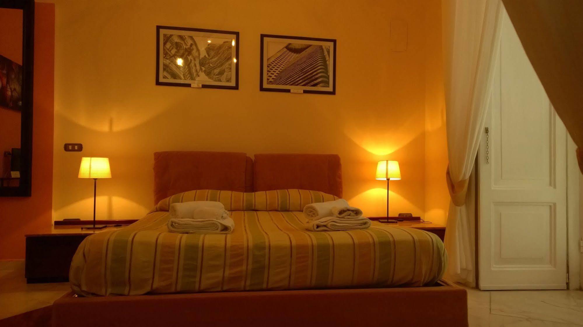 Palazzo Magnocavallo B&B Наполи Екстериор снимка