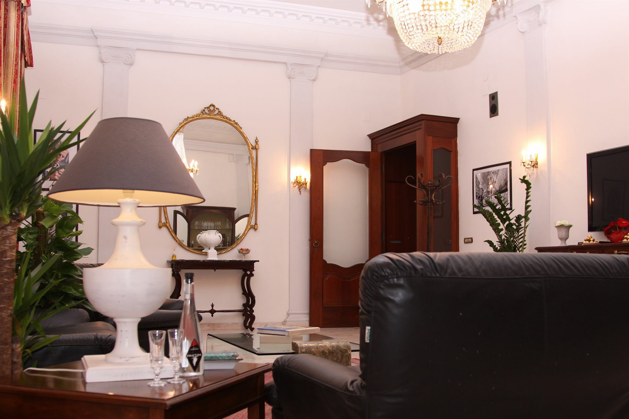 Palazzo Magnocavallo B&B Наполи Екстериор снимка